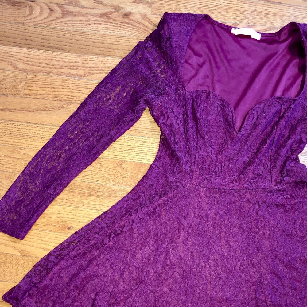 💕Lace Burgundy Dress💕 - Picture 3 of 5